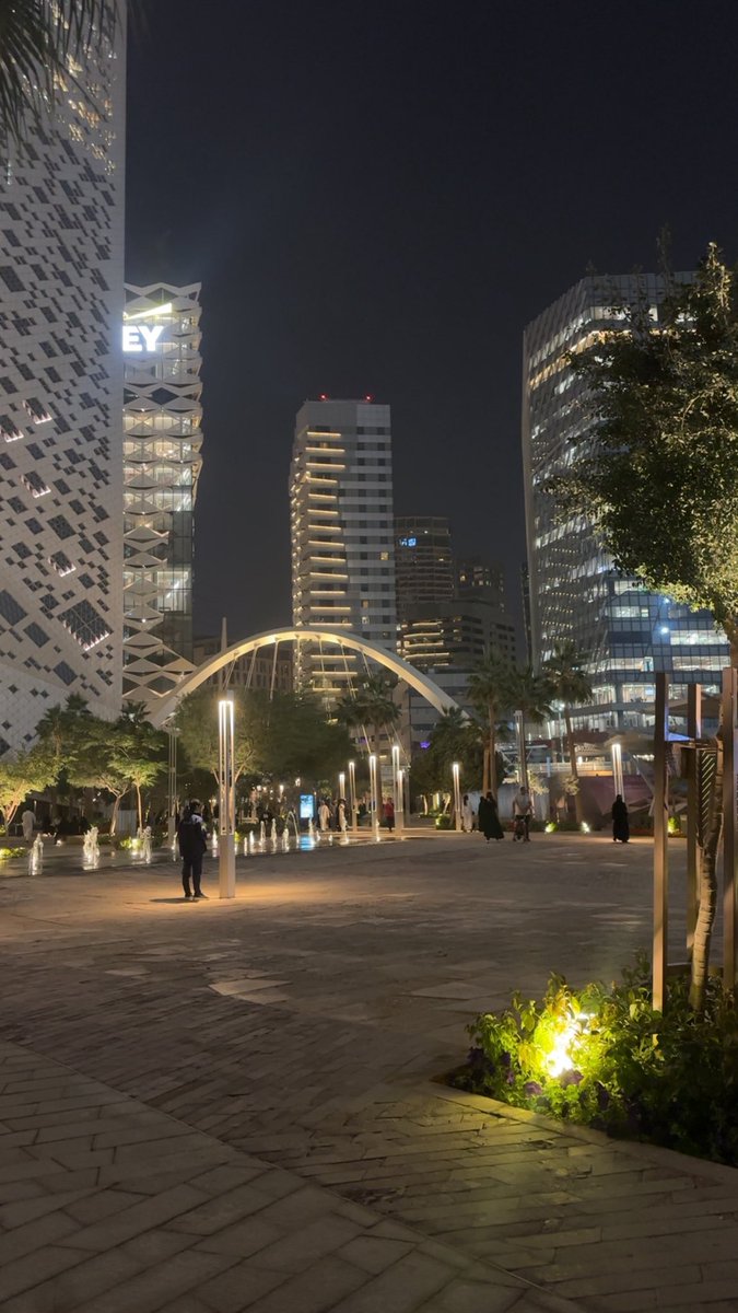 RAKAN 99%Vegan 1%Enby tweet media