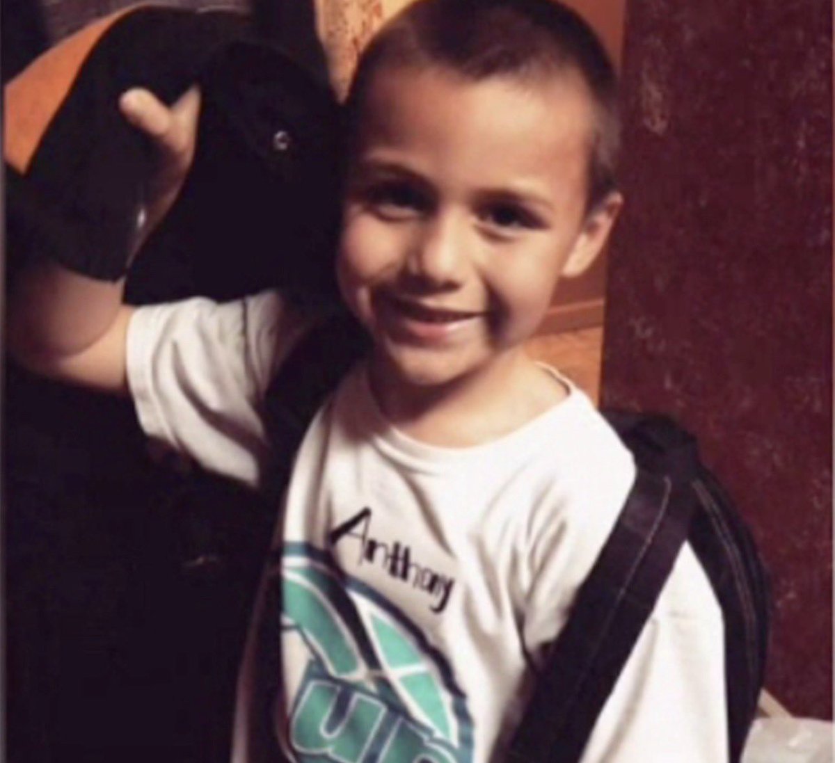 notcapnamerica's tweet image. 7 years ago, 10 year old Anthony Avalos was murdered by his mother &amp;amp;  her boyfriend after they suspected he was gay.

As early as the age of 6, they locked him in a room for hours without access to a bathroom, beat, starved him, held him upside down and dropped him on his head.