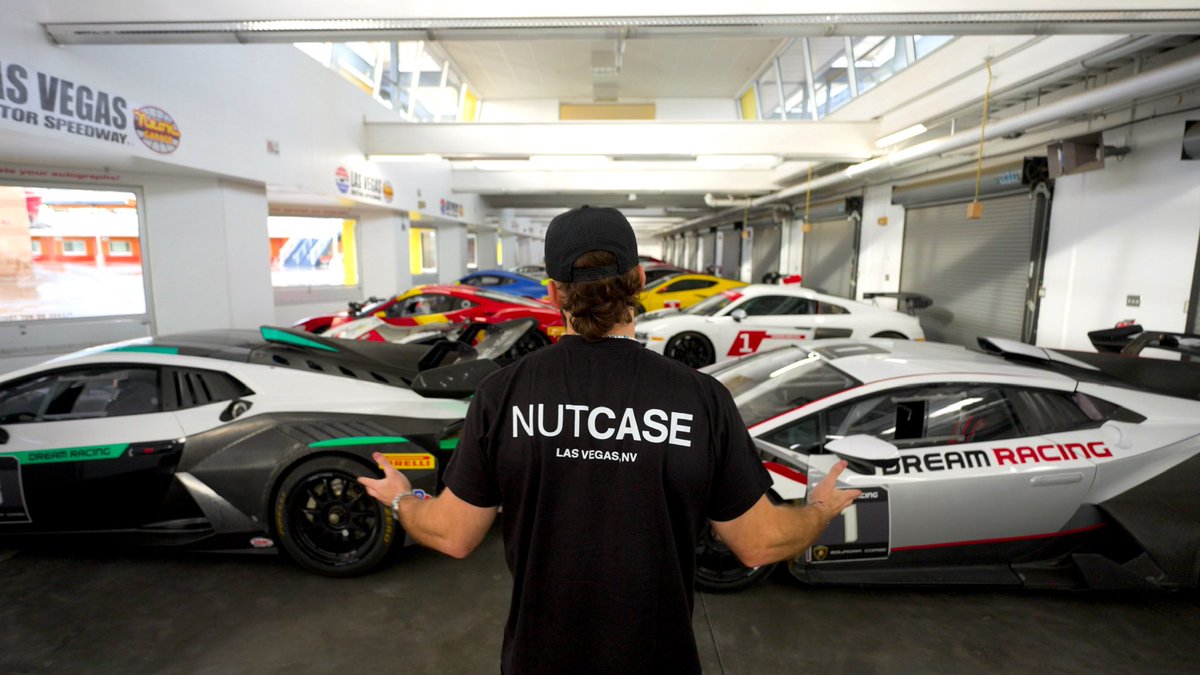 overtflow's tweet image. i’m an absolute nut 🥜 @NutcaseMilk