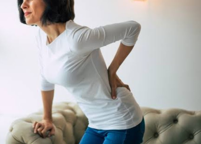saudeedietatop's tweet image. Some natural #tips for #sciatica: a few days of rest are fine, but it&apos;s best to move as soon as possible and stretch gently. If movement worsens the pain, consult a doctor. Supplements with devil&apos;s claw, turmeric, or boswellia can help ease the pain. #HealthTips #HealthyLiving