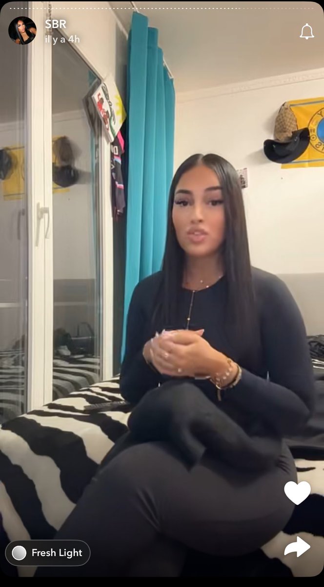 Poupettebbstar's tweet image. bebeta c’est tellement une menteuse vicieuse et gamine je suis morte 😂😂😂 leur embrouille de merde la 😂😂😂 #bebevice #bebeta #camelia83 #sbr #SBR