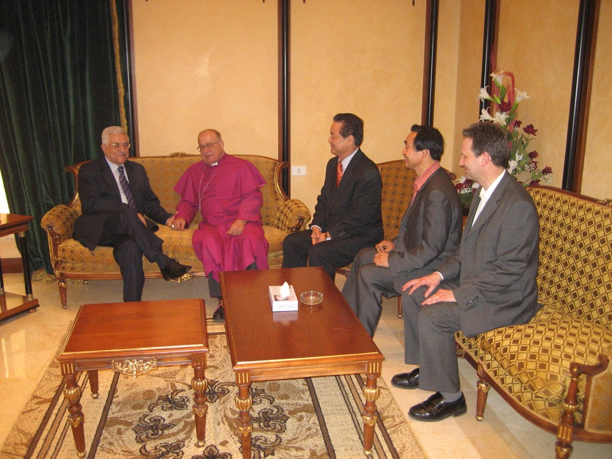 ukUPF's tweet image. Human dignity, respect &amp;amp; constructive engagement are essential for peace.
Universal Peace Federation shares a reflection on International Day of Solidarity with the Palestinian People &amp;amp; our long-term work for dialogue 
👉 uk.upf.org/palestinian-pe…
#UPF #Solidarity #MiddleEastPeace