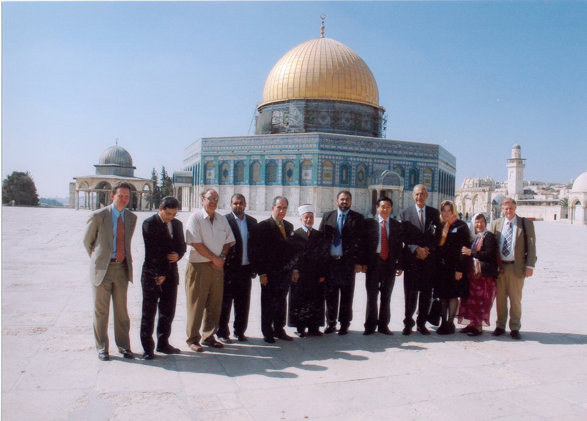 ukUPF's tweet image. Human dignity, respect &amp;amp; constructive engagement are essential for peace.
Universal Peace Federation shares a reflection on International Day of Solidarity with the Palestinian People &amp;amp; our long-term work for dialogue 
👉 uk.upf.org/palestinian-pe…
#UPF #Solidarity #MiddleEastPeace
