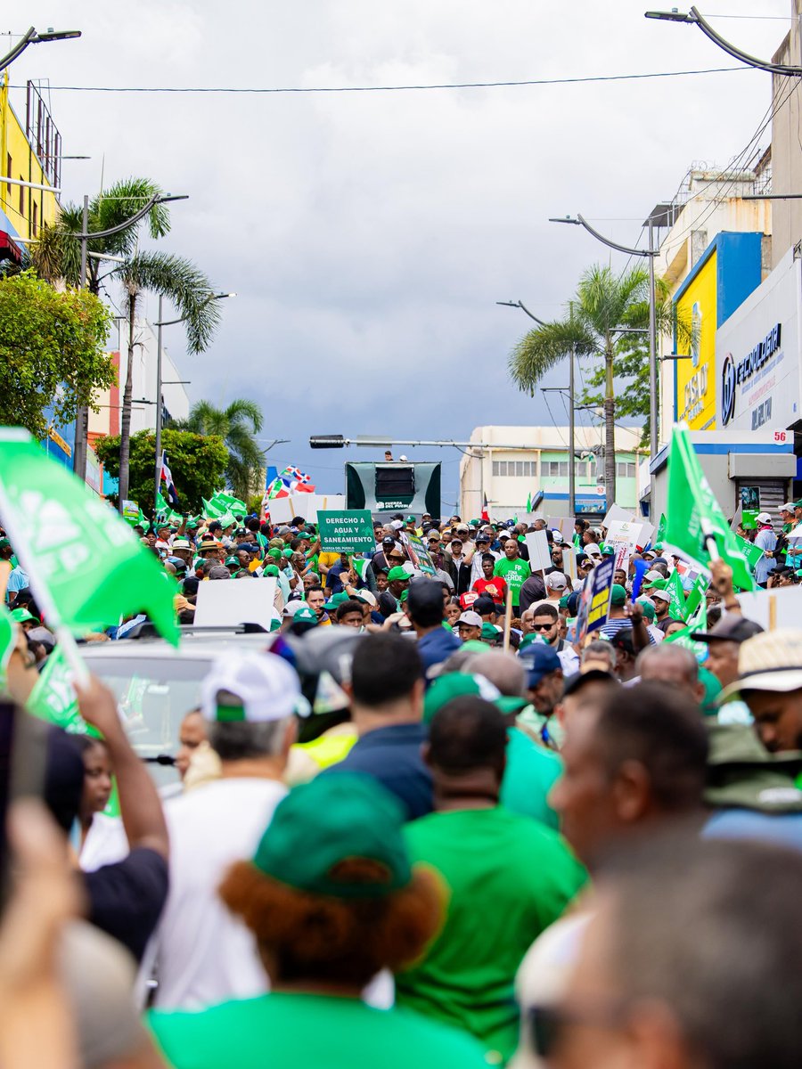 Hoy, la capital se convirtió en el punto de encuentro de todo un país.

Miles de dominicanos y dominicanas, llegados desde cada provincia, caminamos juntos en la Marcha del Pueblo para reclamar, de manera cívica y esperanzadora, las reivindicaciones que nuestra gente merece.