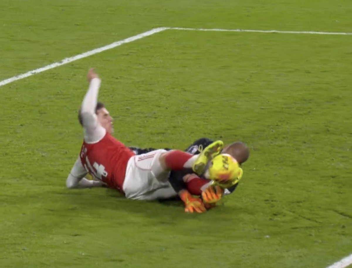 2 feet off the ground, straight into a player’s head. Out of control. No red card… But sure, it’s Chelsea who were dirty, and the ref favoured us.