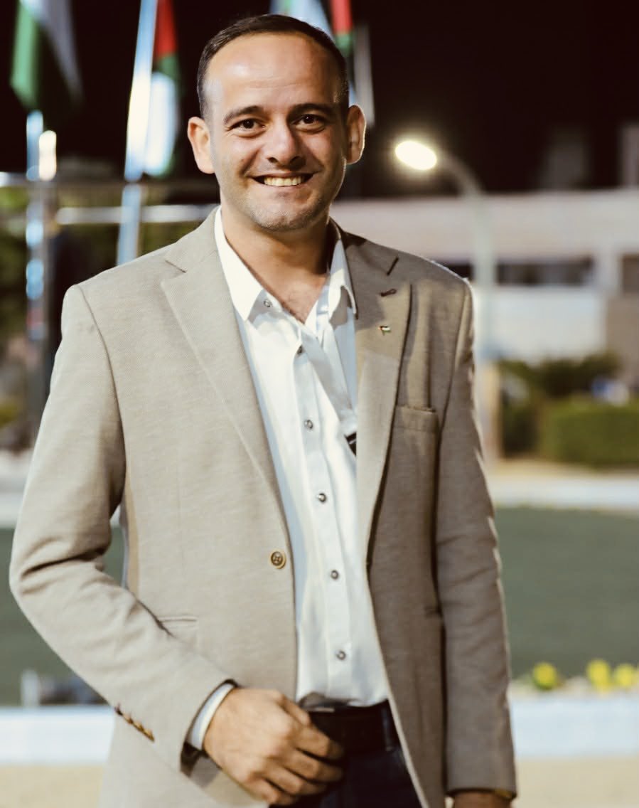 azaar1990's tweet photo. بصدق الانتماء… نقف إلى جانب فتح، ونمضي معها بثبات نحو ما يليق بفلسطين.

على هامش جدول أعمال المؤتمر العام الأول للشبيبة الفتحاوية والمستضاف في مقر الرئاسة في رام الله تحت رعاية وحضور فخامة الرئيس محمود عباس . https://t.co/QqTTKw79Yx