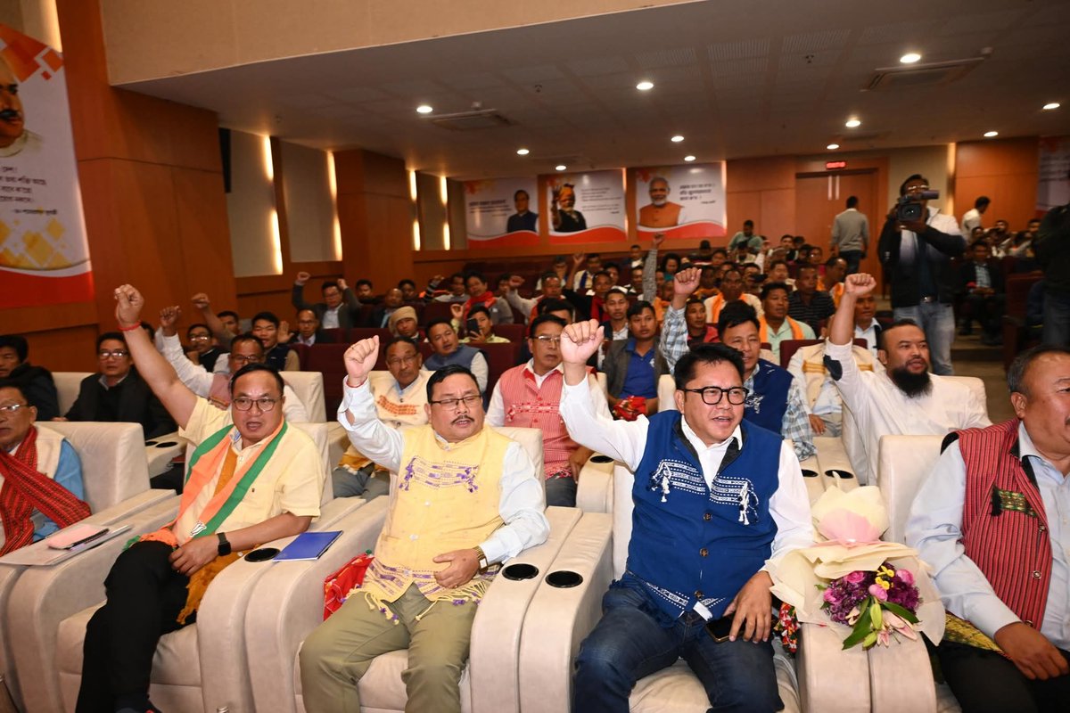 TuliramRonghang's tweet photo. A major boost to BJP Assam Pradesh! A warm welcome to 130 members of the veteran Indian National Congress and APHLC leaders from both the districts today at the State BJP Party  Office, Guwahati.

​Their inclusion strengthens our resolve and delighted to welcome them with their experience. Together, we'll achieve more.

@himantabiswa @DilipSaikia4Bjp @Amarsingejangpo @tarunchughbjp @RiturajSinhaBJP @darsingronghang @horensingbey @RolandKiling @RadipRonghang @BJP4India @TeronRangKamar @BJP4EastKA @BJP4WestKarbi