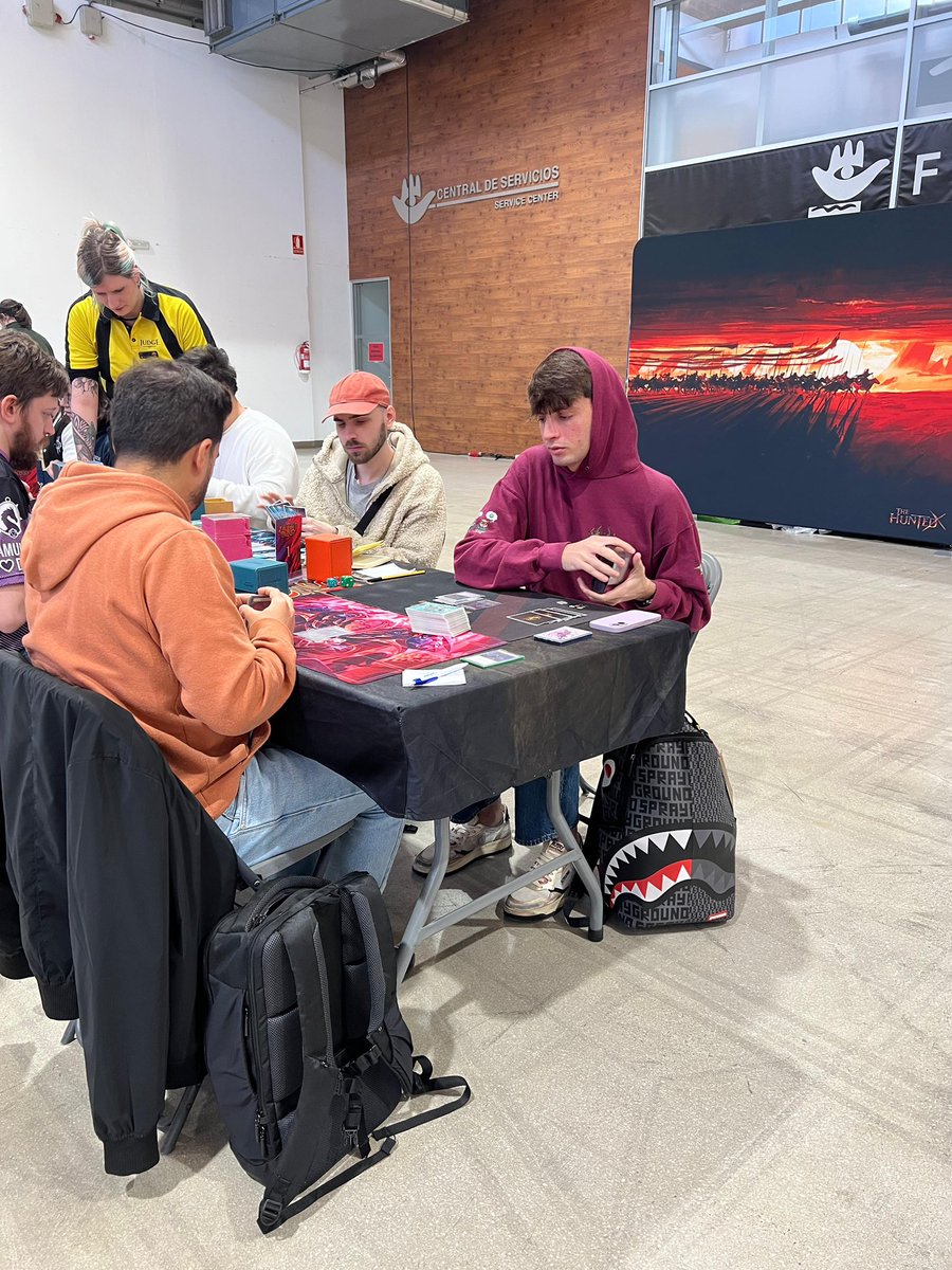 TommasoViscido's tweet photo. 🇪🇸 Great weekend in Valencia, finished 9-3 in the Calling. Pretty happy with both the deck and my play, two of the three losses felt unwinnable. 

But most importantly, had an amazing time with the boys 🤩

Now a well-deserved break until 2026
#fabtcg https://t.co/QT7Z4afIkT