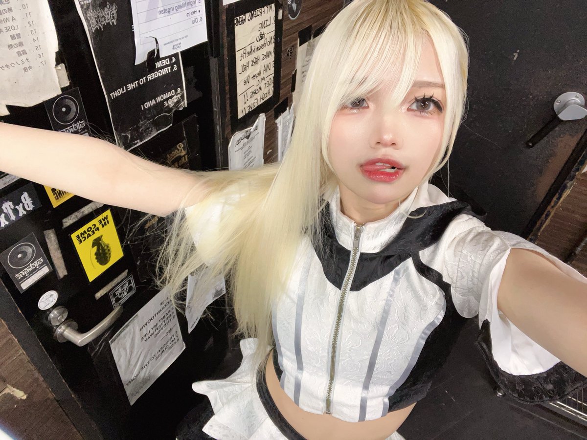 おはよう🔆本日12:00から新宿ReNYにてライブございます(‧̫ ) 12月1発目