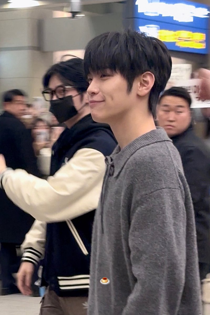 요즘 태래 삼십키로정두 되는거갓애 … 너무 잘생겼다는 뜻🫰🏻💓💓