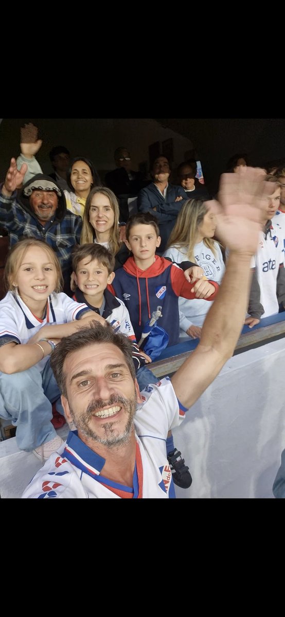 50
<a href="/Nacional/">Nacional</a> 
🔵⚪️🔴