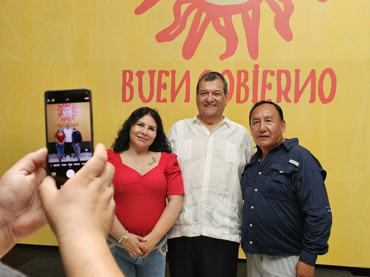 JorgeNietoMon's tweet image. Hoy viví una verdadera fiesta democrática junto a nuestras y nuestros militantes.
Al votar, y al ver las fotos que me llegan desde tantas regiones, siento con claridad que este proyecto se sostiene en ustedes: en su presencia, su convicción y su cariño por el Perú.