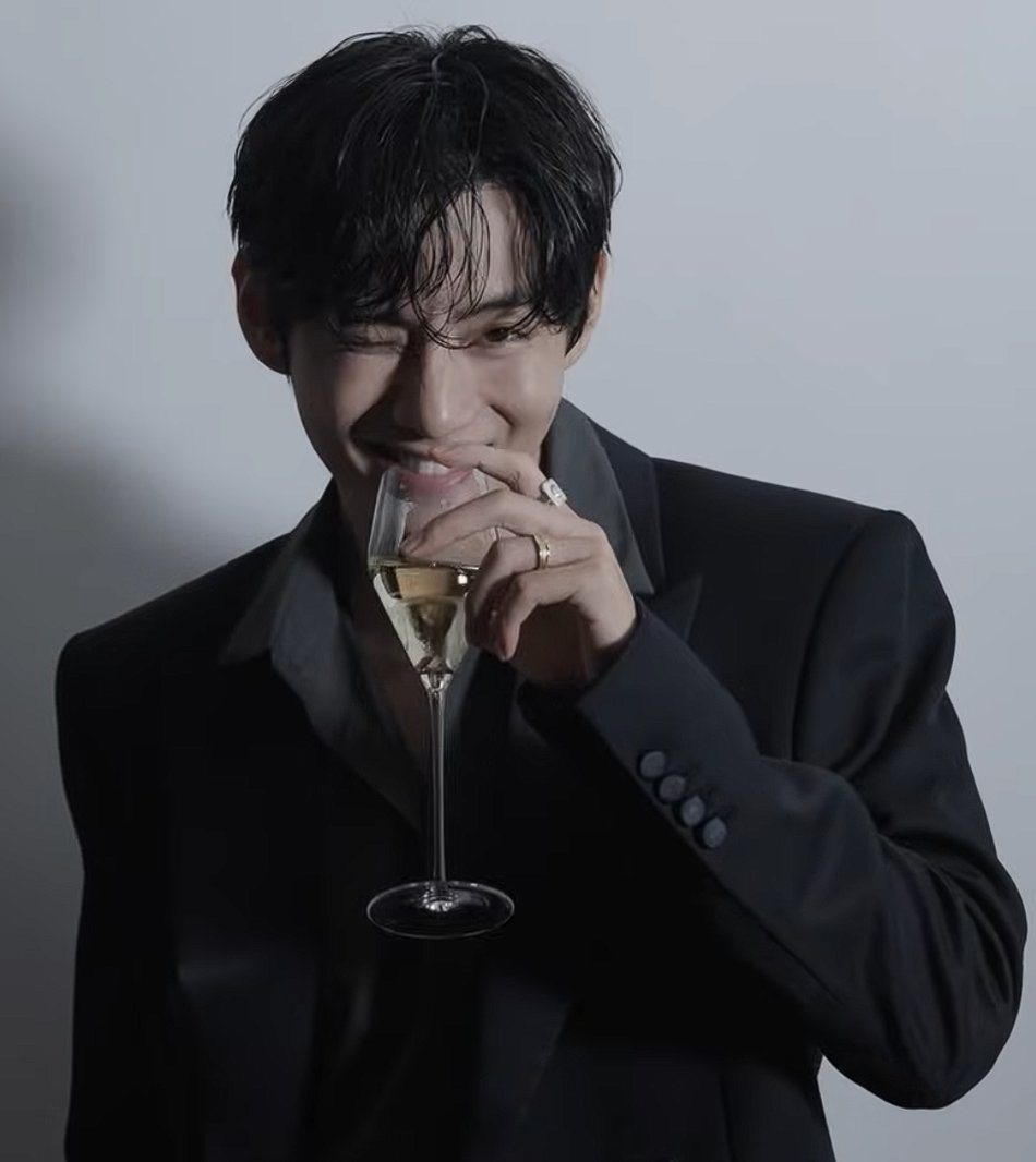 12月人手不足で疲労度MAXですが、なんとかVさんを見て乗り切ろうと思います。
新しいVさんをたくさん見ることができて嬉しいです。