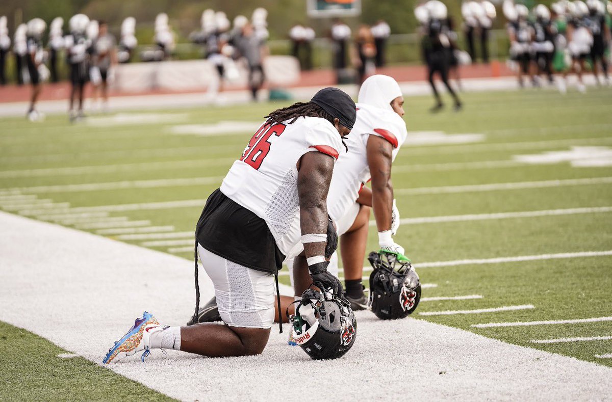 joshhough200's tweet image. Best plays of 2025 season #AGTG🙏🏾 hudl.com/v/2THmeP