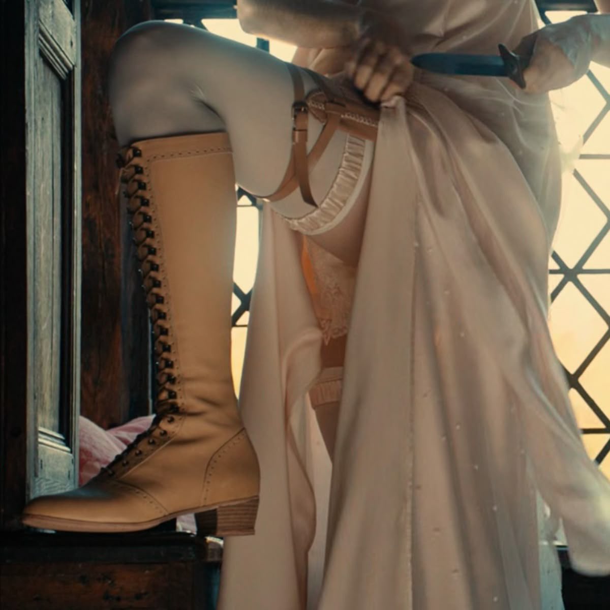 vgotuj's tweet image. ━━━━ 🕊️ ━━━━

𝑀𝑎𝑚𝑎 𝑎𝑙𝑤𝑎𝑦𝑠 𝑠𝑎𝑖𝑑
𝑡𝑜 𝑏𝑒 𝑝𝑟𝑒𝑝𝑎𝑟𝑒𝑑.

{#ScandalousSunday}