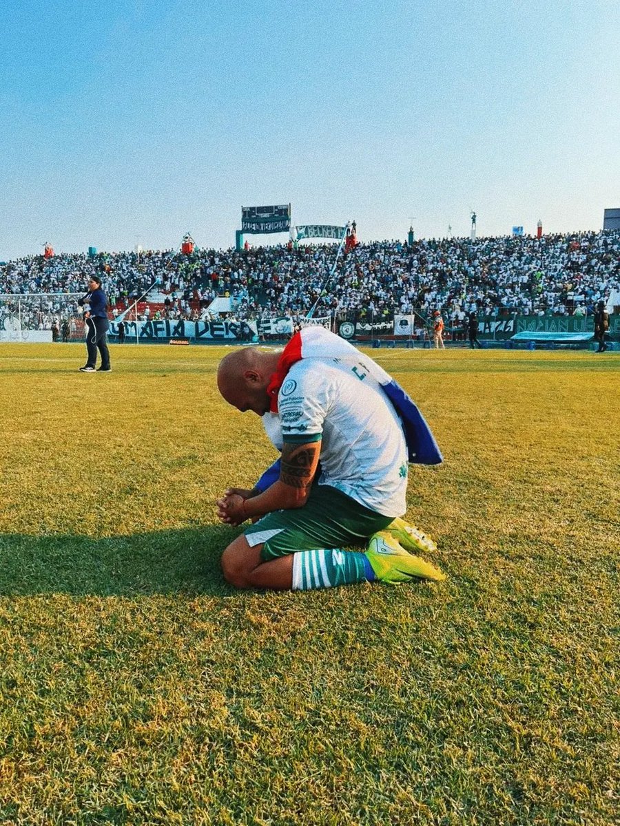 LDUPHincha's tweet image. Gracias, goleador. Gracias, paragⓊa. 🔥🇳🇬