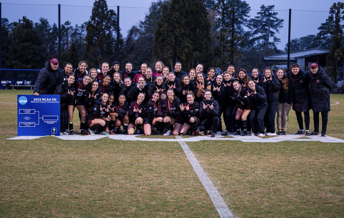 SAC_Athletics's tweet photo. 𝑹𝑬𝑮𝑰𝑶𝑵𝑨𝑳 𝑪𝑯𝑨𝑴𝑷𝑺 🐻

3⃣straight win away from home
3⃣straight win over a higher seed
3⃣straight 1-0 victory

The run continues for @LRUWSOC!

➡️https://t.co/hXS7noN2vA https://t.co/hwh7zPCB8g