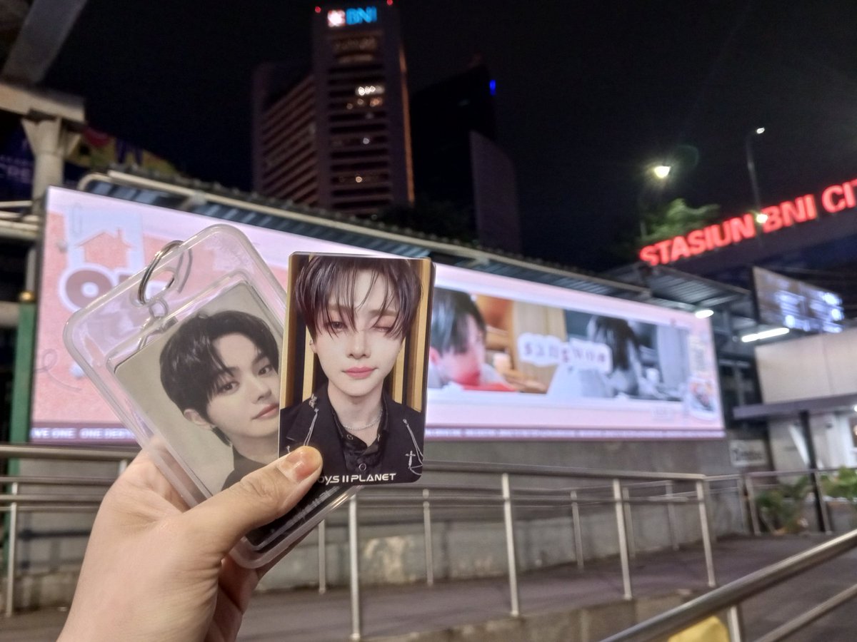 sungsanshine's tweet photo. last day off! 🫶🏻 let's go 🏎️🏁

📍 LED Outdoor Kendal, Stasiun MRT Dukuh Atas, Indonesia 
.
.
.
.
@ALD1_ID @LEOZ_INA @JUNSEO_INA @ARNOZHANG_INA @KGW_INA @LEESANGWON_INA @XINLONG_ID @ANXIN_INA @CSHINA_
#DriveToYou
#ThisIsALD1 https://t.co/cv2BIxHiYB