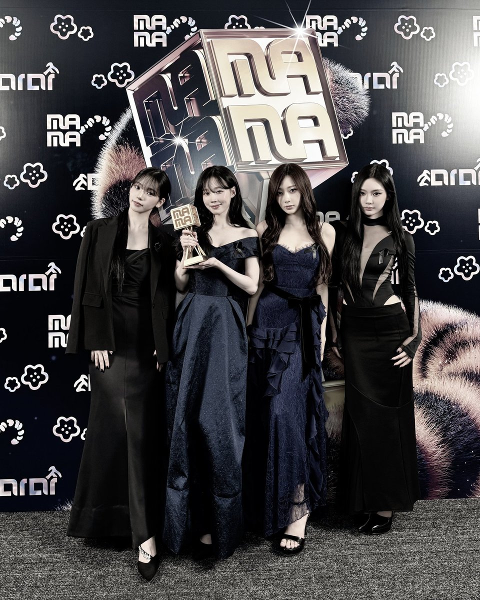 aericvhan's tweet image. Radiant victors, draped in elegance, celebrating our well-deserved triumph! These dazzling artists exude sophistication and grace as our commemorate a momentous accomplishment.