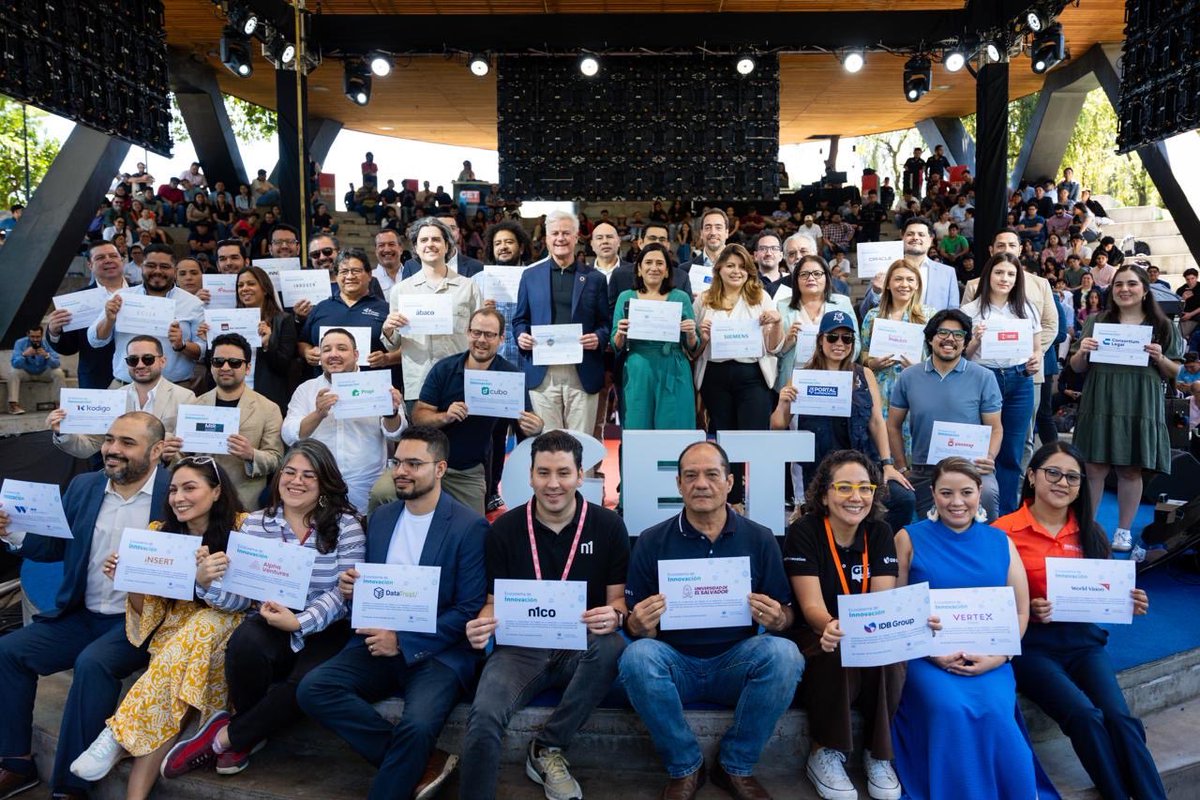 MariaLuisaHayem's tweet photo. Hoy en #GETForum reafirmamos la declaración de compromiso por el Ecosistema de #Innovación de El Salvador. 🚀

@IDB_Lab
@the_IDB
@el_BID
@BIDInvest
@presidenciaSV https://t.co/W7ECOlBW4P