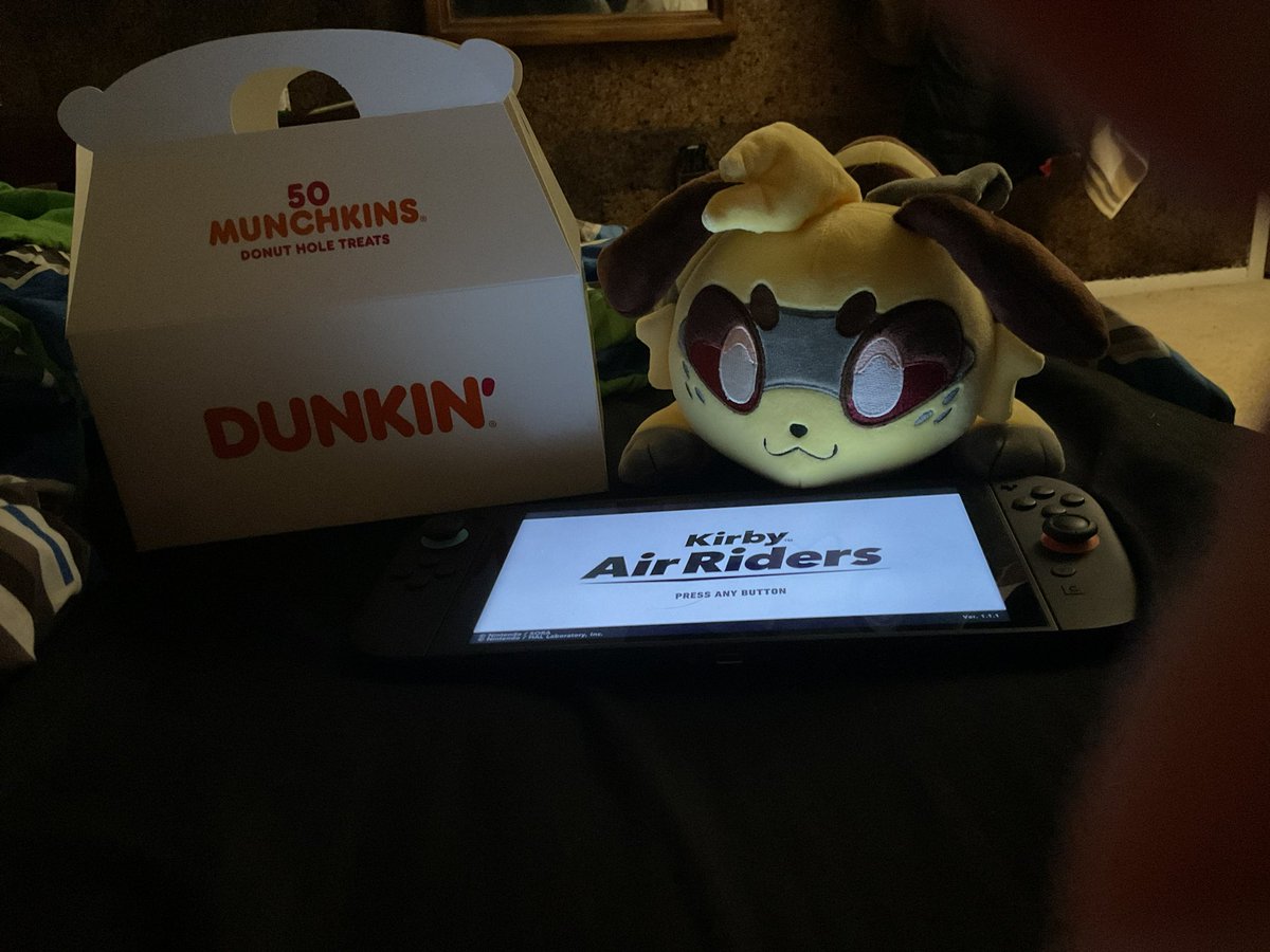 roxxiestarz's tweet image. never kill yourself, please.
let me be an example of a horrible life finally getting better.
we believe in you,
we love you.
don’t do it please, dont ever do it.
you have no idea how strong n brave you are for staying here
you’re so much closer than you think.
keep going.