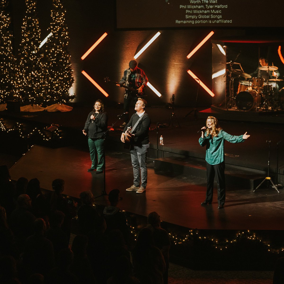 newhillschurch's tweet photo. This Christmas, start a new tradition with your family. Join us for a beautiful candlelight service at New Hills Church as we celebrate the birth of Jesus with carols, the Christmas story, and a moment of peace in the holiday rush.

🎄 Tuesday, Dec 23 | 5:30 & 7:00 PM
🎄 Wednesday, Dec 24 | 2:00, 3:30, 5:00 PM