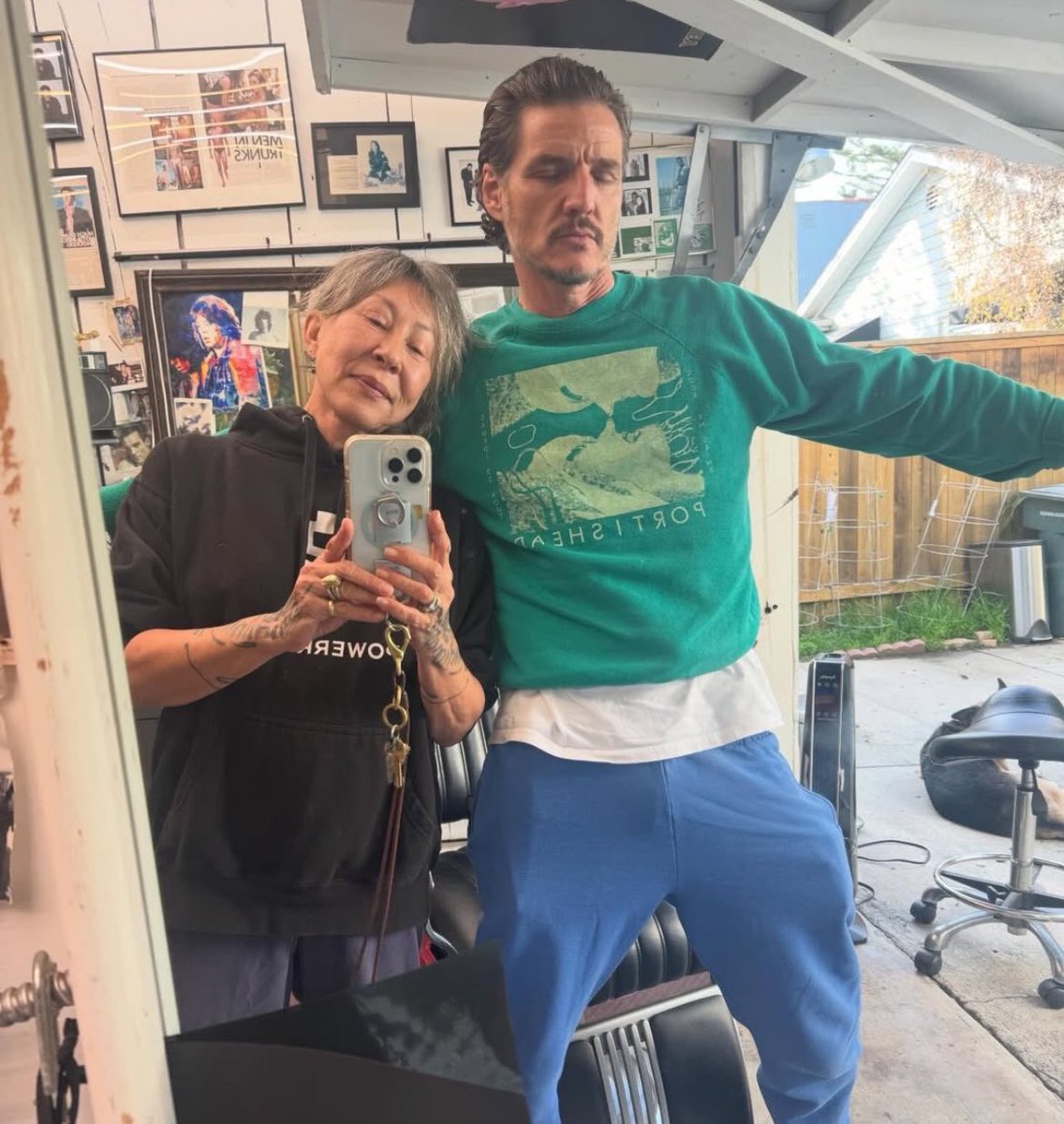 spideywachin's tweet image. yo casualmente fichando bultos