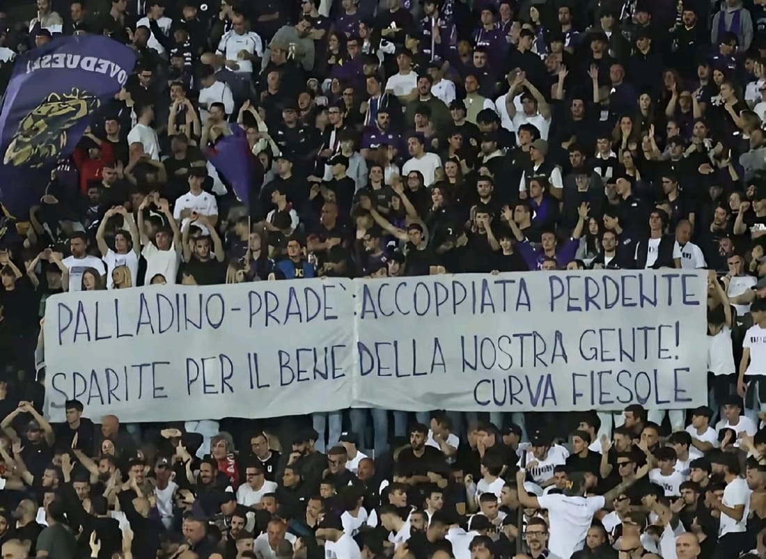 EsercitoCrucian's tweet image. Cartolina dal pubblico più idiota d&apos;italia.