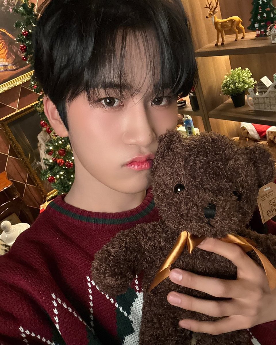 junwoo_seulgi's tweet image. 12월 잘 부탁해 🐶🧸

#준우 #JUNWOO #루네이트 #LUN8