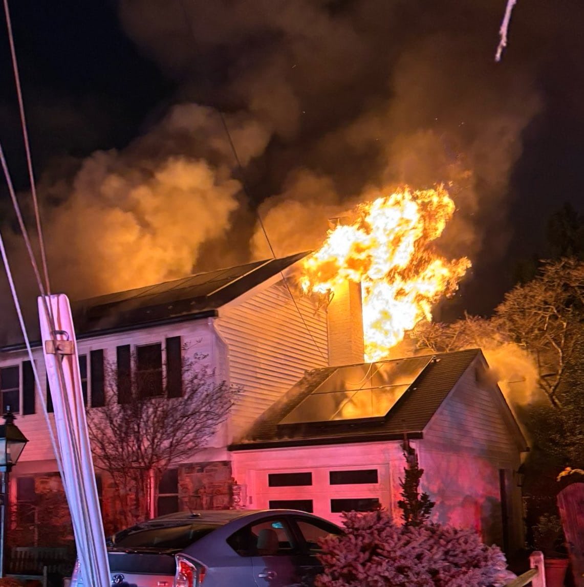 Approximately 60 Firefighters Knock Down Heavy Fire at Rockville Home

Click below for full article.

mocoshow.com/2025/11/30/app…