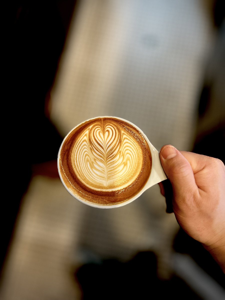 今月から定休日が変わり、普段休みの月曜日に出勤してて不思議な感覚
まだ定休日だと思ってる人が多くて暇だろうからまったりと作業しますかー☺️