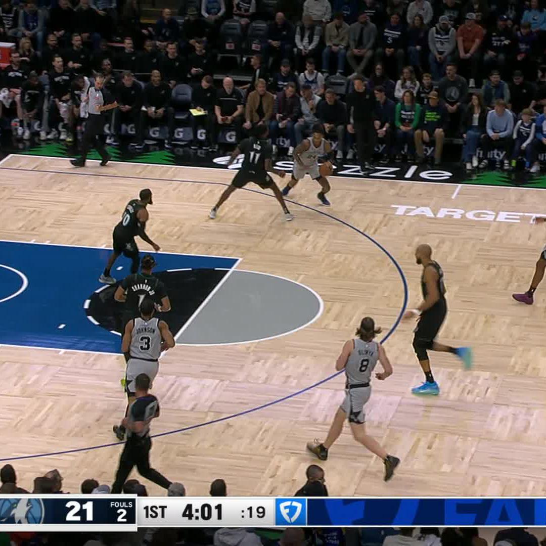 Clean triple from Kelly!!

📺 @FanDuelSN SW 