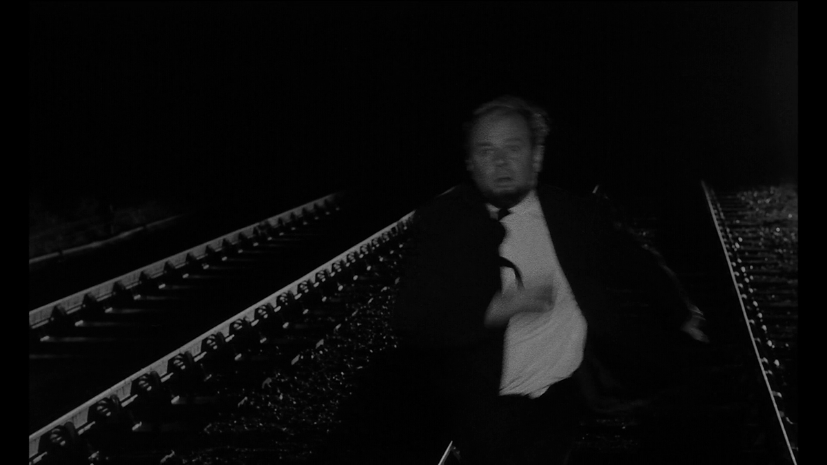 je vous jure qu'a RKO ca mettait des trucs chelous dans l'asiette de Jacques Tourneur parce que il a un niveau INDECENT c'est peut être un des réals du vieil hollywood les plus sous cotés de l'histoire