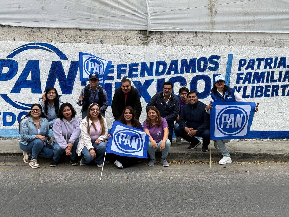 pan_edomex's tweet photo. Desde Otumba, Lerma, Cuatitlán México, Coacalco, Metepec y Naucalpan, en cada colonia queremos recordarle a los mexiquenses que nuestro compromiso es erradicar la violencia y la defensa de la Patria, la familia y la libertad #EdomexSinViolencia https://t.co/tiePWktcvd