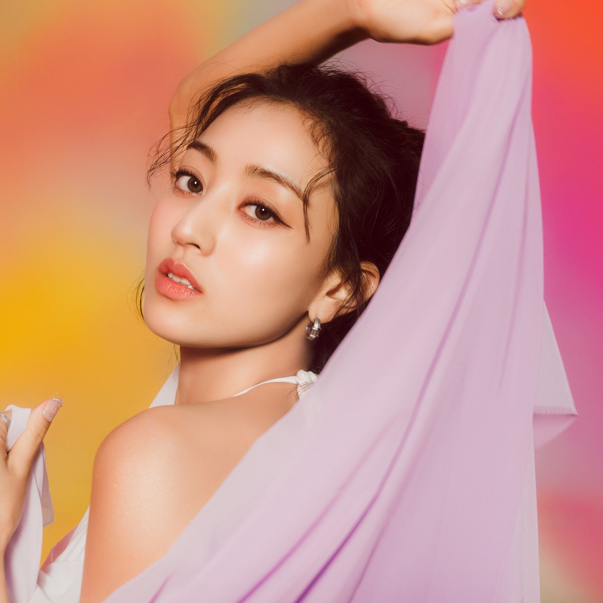 chartdata's tweet image. #JIHYO (of TWICE) has earned her first 1 million selling single in the US as a soloist.