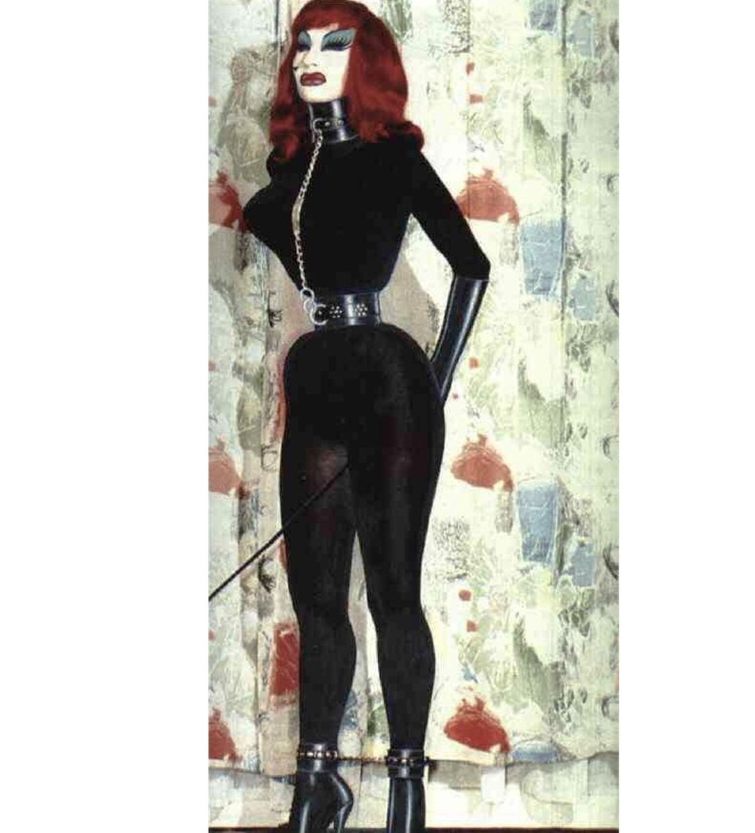 #VintageFetish   The one and only Cora Korsett   /3