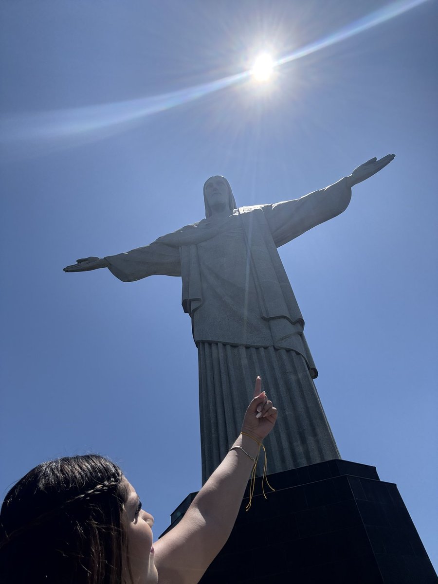 cifusestefi2000's tweet photo. Y si nuestro Dios es por nosotros, entonces ¿quién podrá detenernos? Y si nuestro Dios está con nosotros ¿entonces qué puede enfrentarse ? ✨                                                               Mi primer maravilla del 🌍🙏🏻 “ESTO ES BRASIL” 🇧🇷🤍 https://t.co/rhw4MQczAh