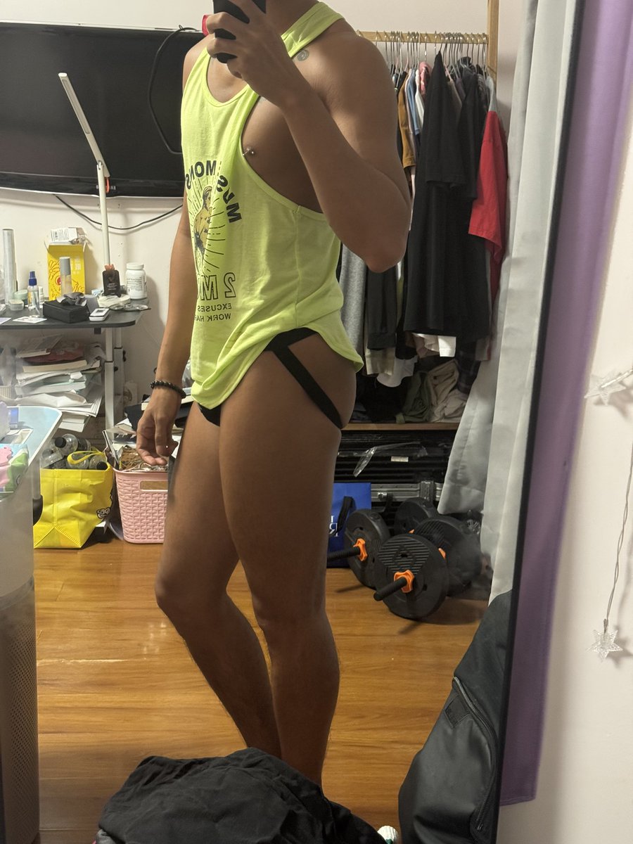 saobxiaowang's tweet photo. 有人想试试黑皮boy 的🍑和超敏感的奶子么🤪🤪 https://t.co/Ayb4SuNckp