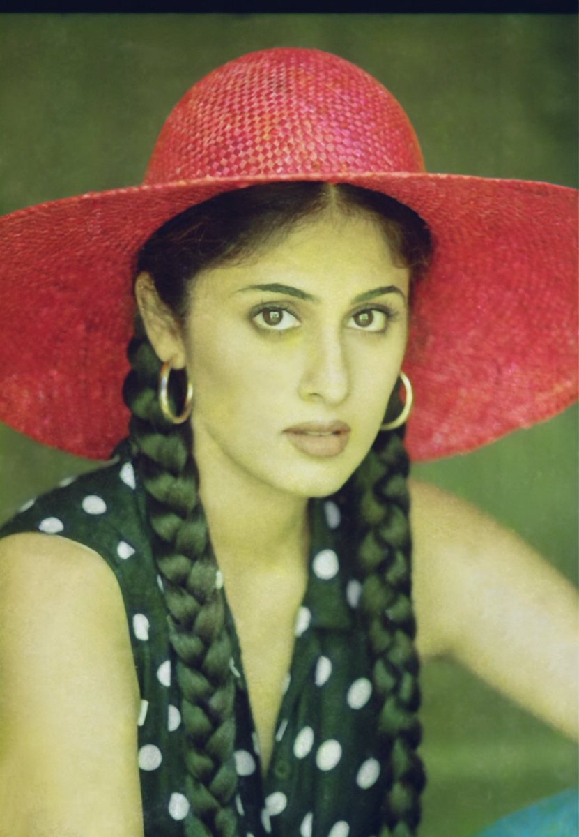 Tara_Deshpande's tweet image. Late 90’s when hats were props and polka dots and crop tops were the rage. Pic Dabboo Ratnani. #90snostalgia #90s #throwback