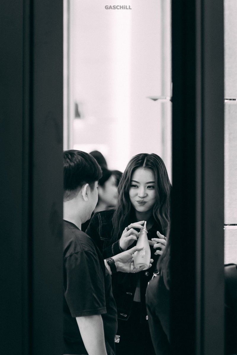 GasChill's tweet photo. ยังเด็กเล็กอยู่เลยยยยย 🥹

MIU WITH LOUIS VUITTON
#LVStoreOpeningxMiu  
#miunatsha #หมิวณัชชา https://t.co/gT8ZNuIUiH
