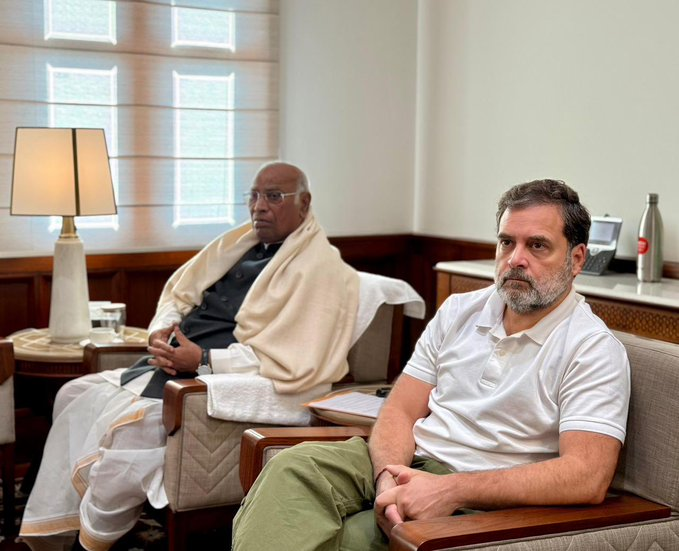 आज इनका चेहरा क्या कहता है ????