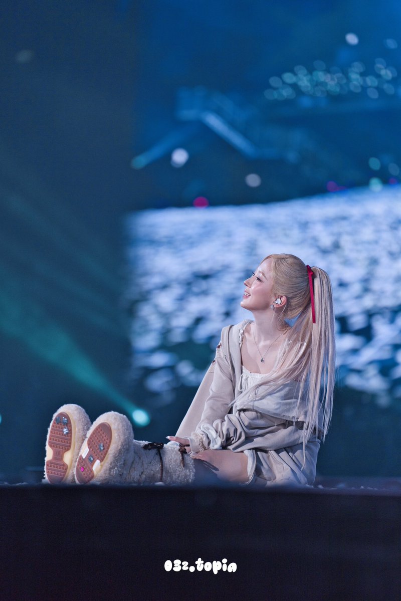 03ztopia's tweet image. 251130 Day2 🐻‍❄️

해원아 봤어? 얼마나 많은 사람들이 너를 응원하는지

#NMIXX #엔믹스
#haewon #해원 #吳海嫄 #nmixxhaewon #500won