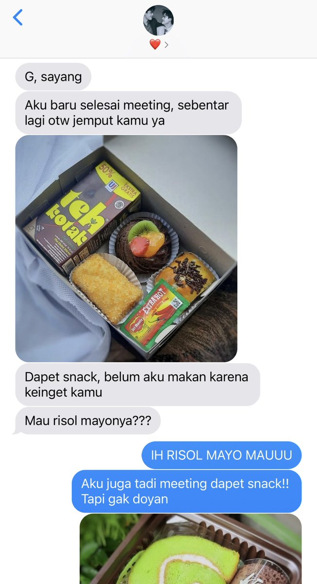 dearatte's tweet image. mas cemong dan si penyiar pasusu era gak bisa ikutan trend suami nawarin snack rapat soalnya mereka sama-sama langganan meeting😂😭😂 

nawarin❌ tukeran✅✅