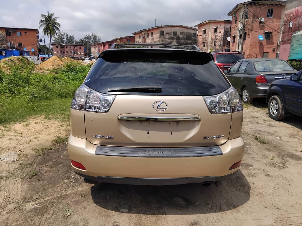 NurdeanO's tweet photo. CAR FOR SALE 🛻
- 2009 Lexus RX350
- America Used (Tokunbo)
- 166k Mileage
- First Body (Gold)
- Perfect Engine &amp; AC
- Neat Interior
⛳ FESTAC, Lagos
💰 NGN 14m
#Tokunbo #CarSales
@wanjohn1 @hadjimart1 @OlabodeRaji @Carsnationn #ClearingAgent @Wizarab10 https://t.co/hXJgxg5rVo