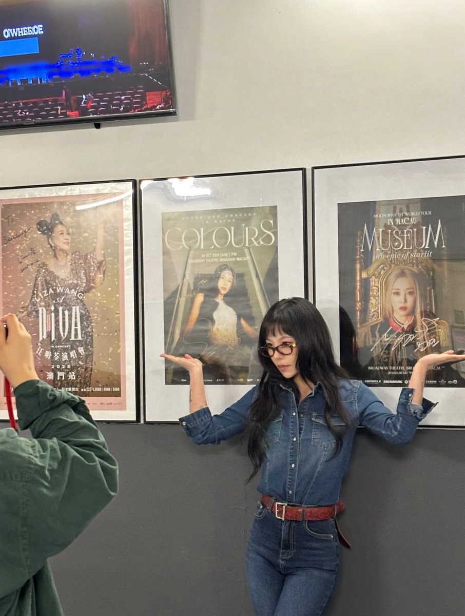 hamjjwhee's tweet image. when you want to be the biggest mamamooer but your opponent is wheein