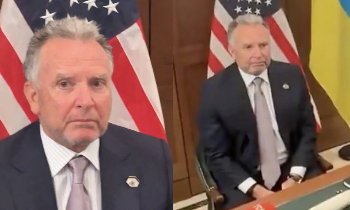 Bricktop_NAFO's tweet image. This man is a fucking embarrassment to America. 

He looks like he’s been told this and been told to keep his mouth shut. 

Dirty Russian scumbag traitor.