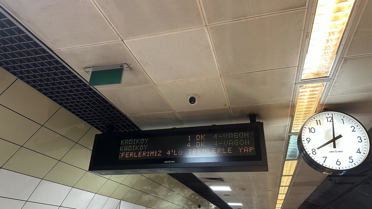 Vatandas olarak Kadikoy-SAW metro hatti surekli 8 vagon olmasini beklerken, bu sabah surekli 4 vagon uygulamasi vardi. <a href="/IBBcozummerkezi/">İBB Çözüm Merkezi</a> <a href="/metroistanbul/">Metro İstanbul</a>