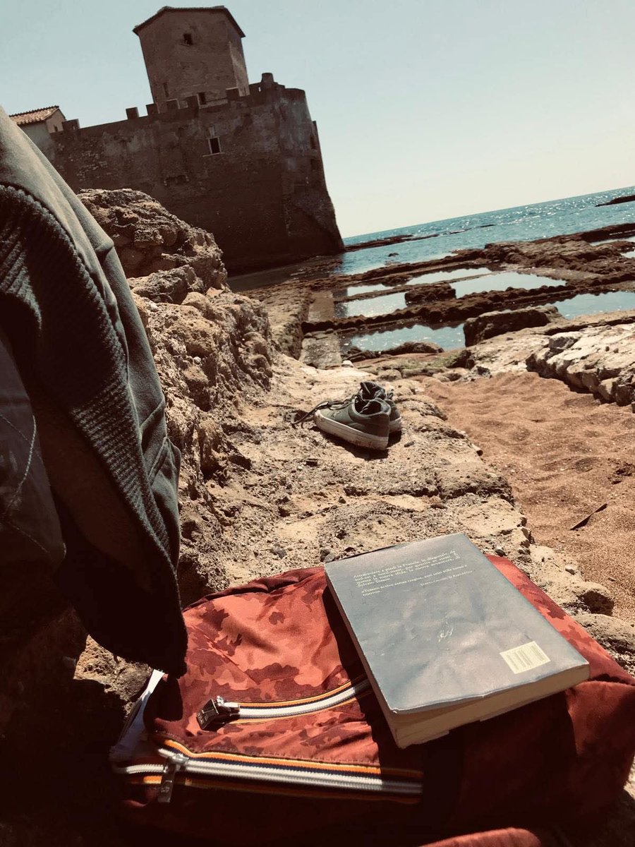 APACHE36695535's tweet image. In un mondo dominato dall’artificialità, preservare la propria salute mentale è un atto di ribellione, l’unica via per restar connessi col reale.