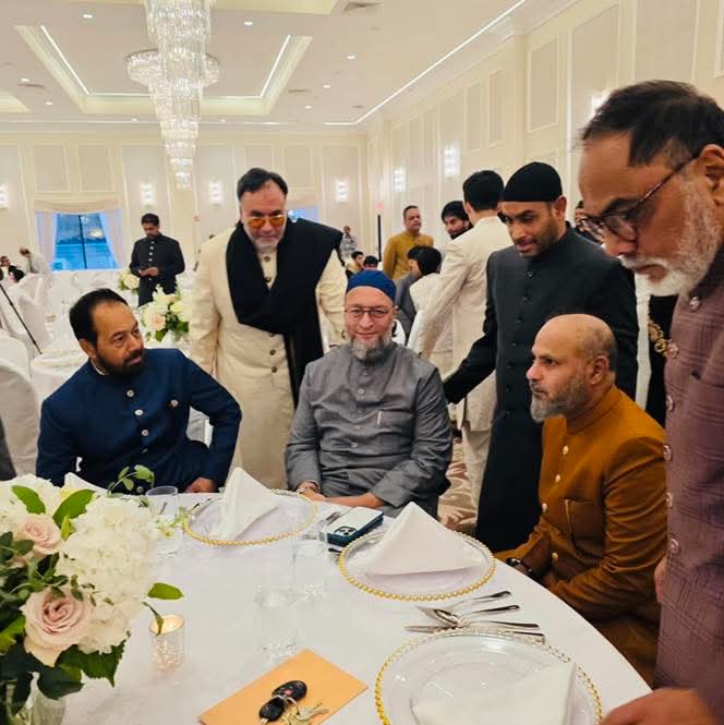 ThePillarIndia's tweet photo. AIMIM Chief &amp; Hyderabad MP Barrister Asaduddin Owaisi In A Function at New Jersey USA 🇺🇸
#aimim #owaisi #asaduddinowaisi #fanclick #USA https://t.co/HWxKlmWu8m