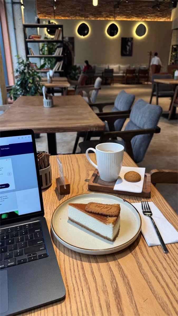 العظمةُ أن تُضيءَ دونَ أن تُطفئَ أحدًا.

صباحكم سعادة وراحة بال يارب.🌷🌷

#صباح_الأشياء_المُشرقة
#صباح_الخير
#ديسمبر